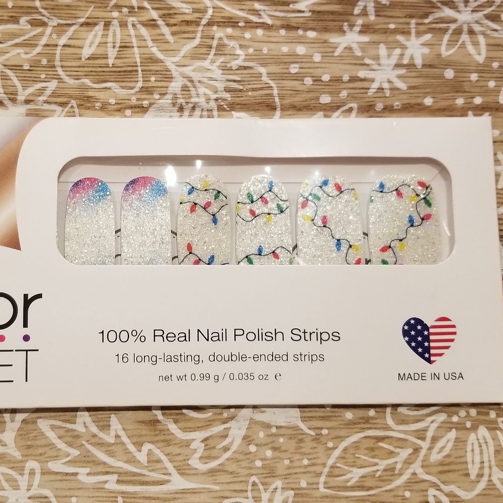 Color Street - she's Lit